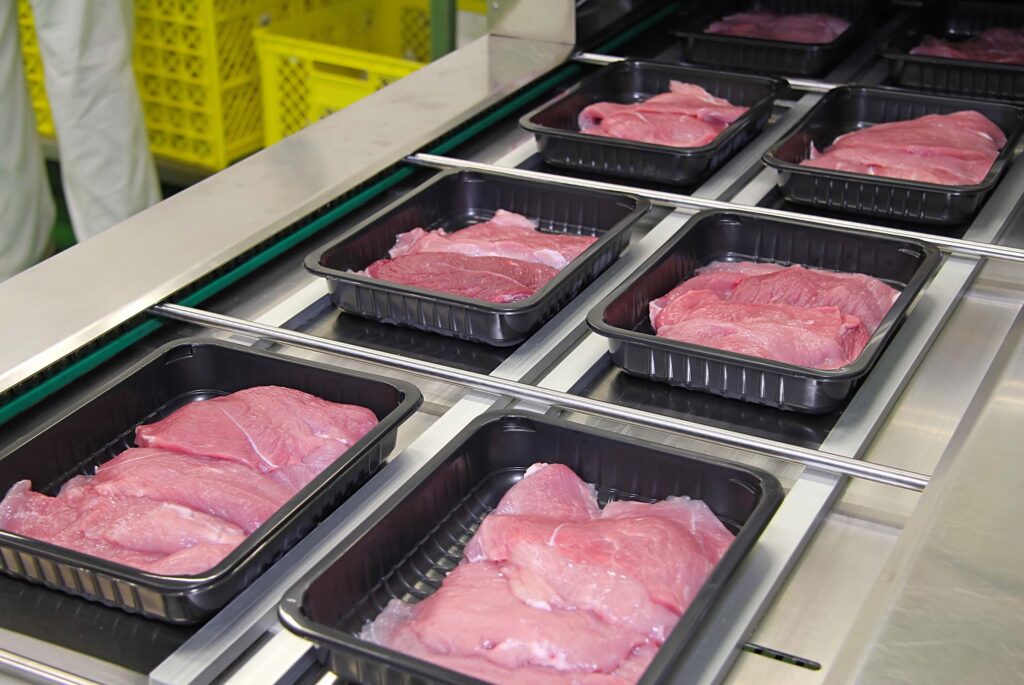 thermoforming packages of meat